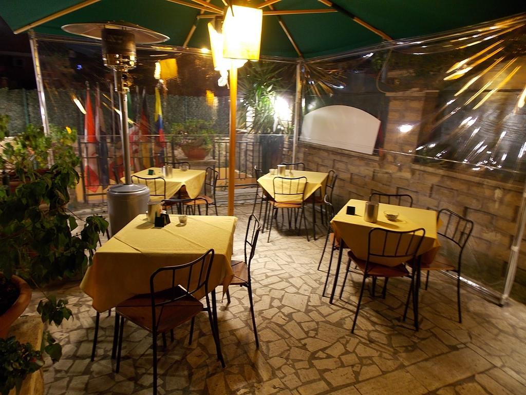 לינה וארוחת בוקר רומא Domus Citta Giardino מראה חיצוני תמונה